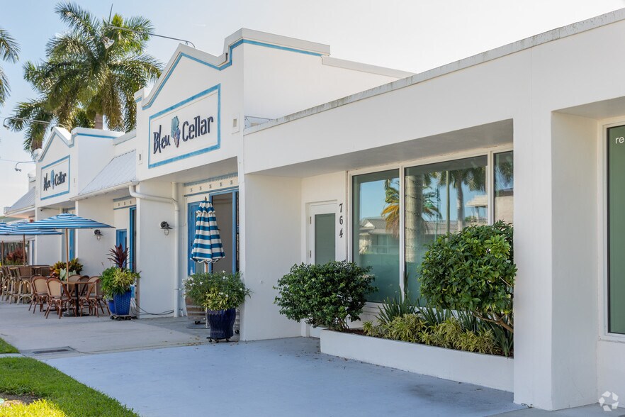 764 12th Ave S, Naples, FL à louer - Photo du bâtiment - Image 2 de 10
