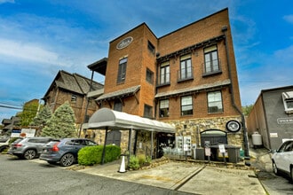 588 E Main St, Blue Ridge, GA for lease Building Photo- Image 1 of 9