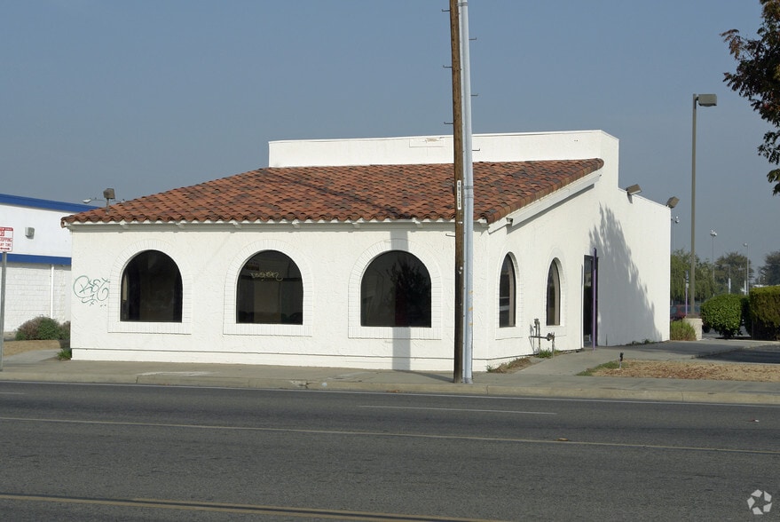 44 E Barstow Ave, Fresno, CA for sale - Building Photo - Image 2 of 8
