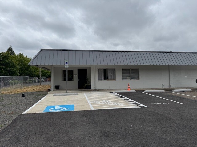 1800 NE Highway 99W, Mcminnville, OR for lease - Building Photo - Image 3 of 8