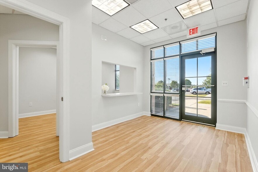 75 Thomas Johnson Dr, Frederick, MD for lease - Building Photo - Image 2 of 8