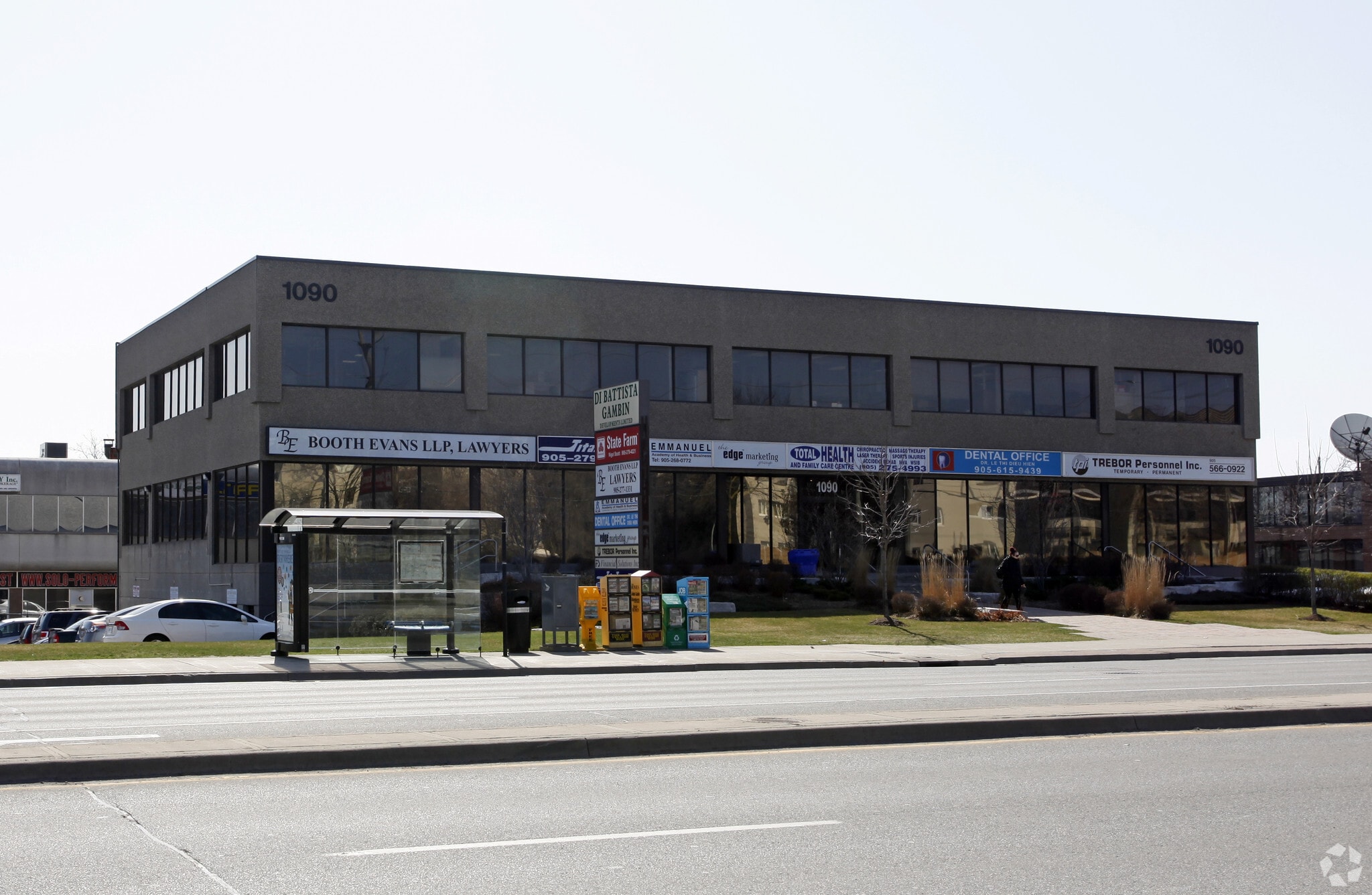 1090 Dundas St E, Mississauga, ON for lease Primary Photo- Image 1 of 3