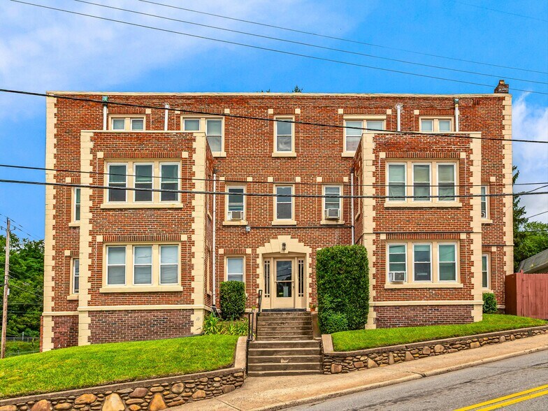 13 Newfound St, Canton, NC à vendre - Photo du bâtiment - Image 2 de 27