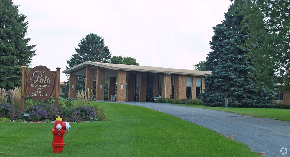 703 E Buffalo St, Polo, IL à vendre - Photo du bâtiment - Image 2 de 2