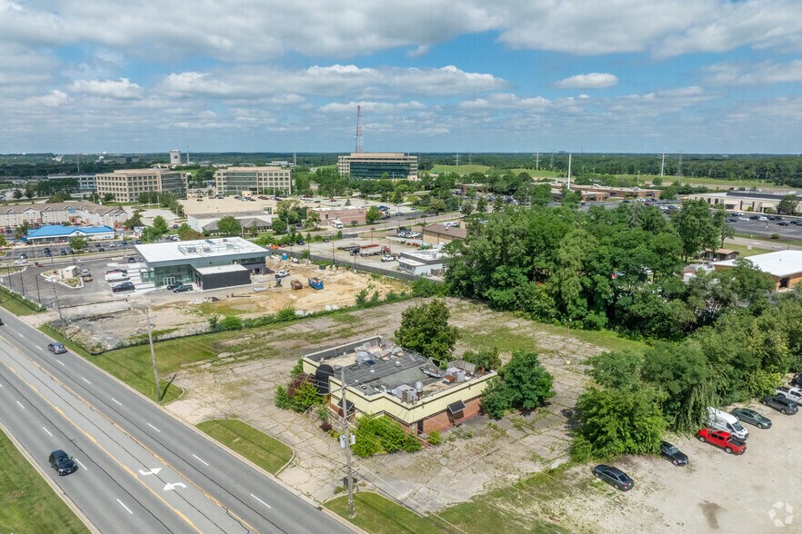 2410 Ogden Ave, Downers Grove, IL à vendre - Photo du bâtiment - Image 3 de 4
