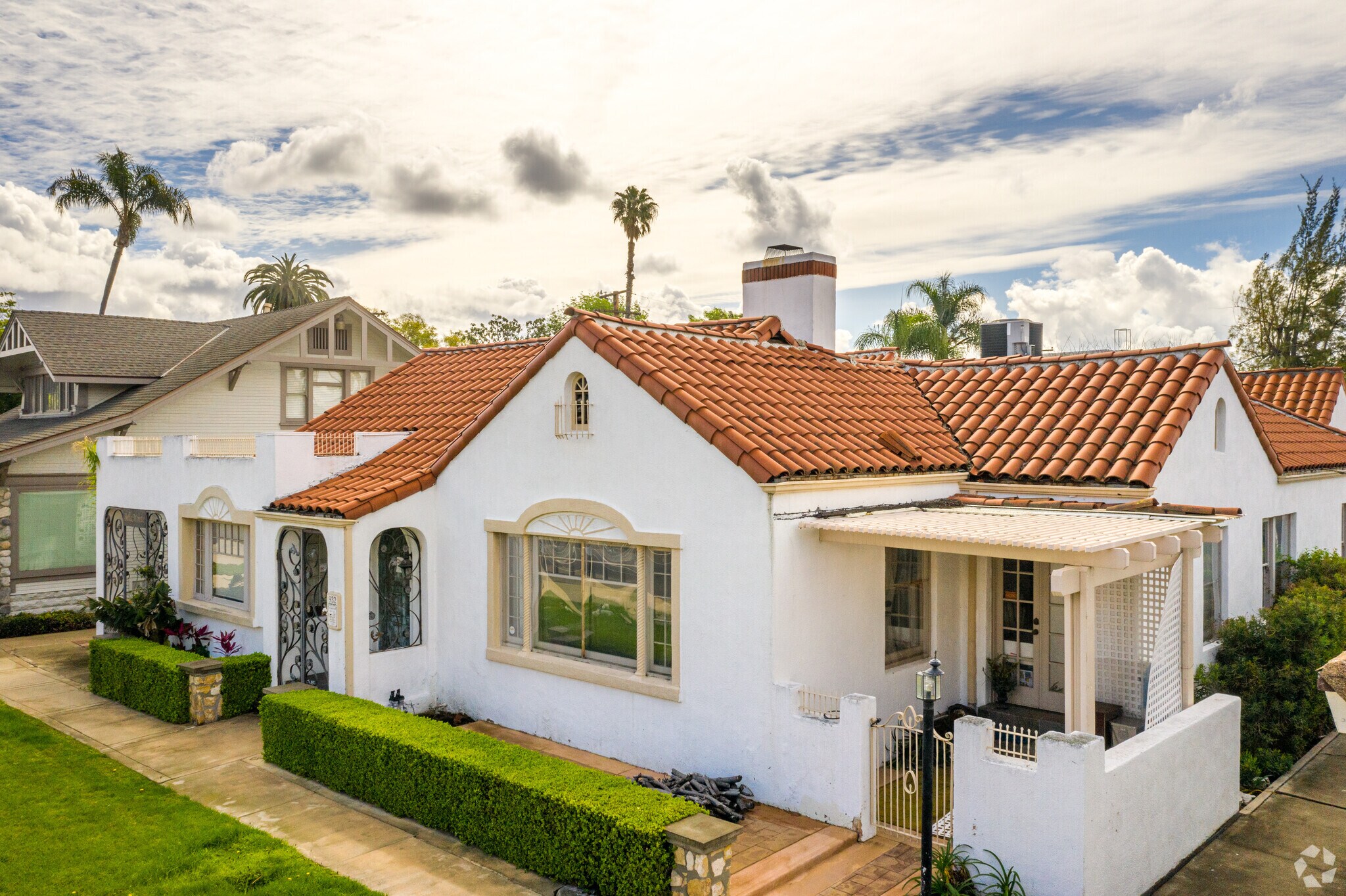 932 E Chapman Ave, Orange, CA à vendre Photo principale- Image 1 de 24