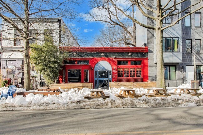 Plus de détails pour 3224-3226 11th St NW, Washington, DC - Commerce de détail à louer