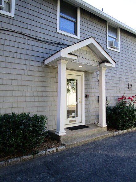 417 Main St, Islip, NY à louer - Autre - Image 3 de 8