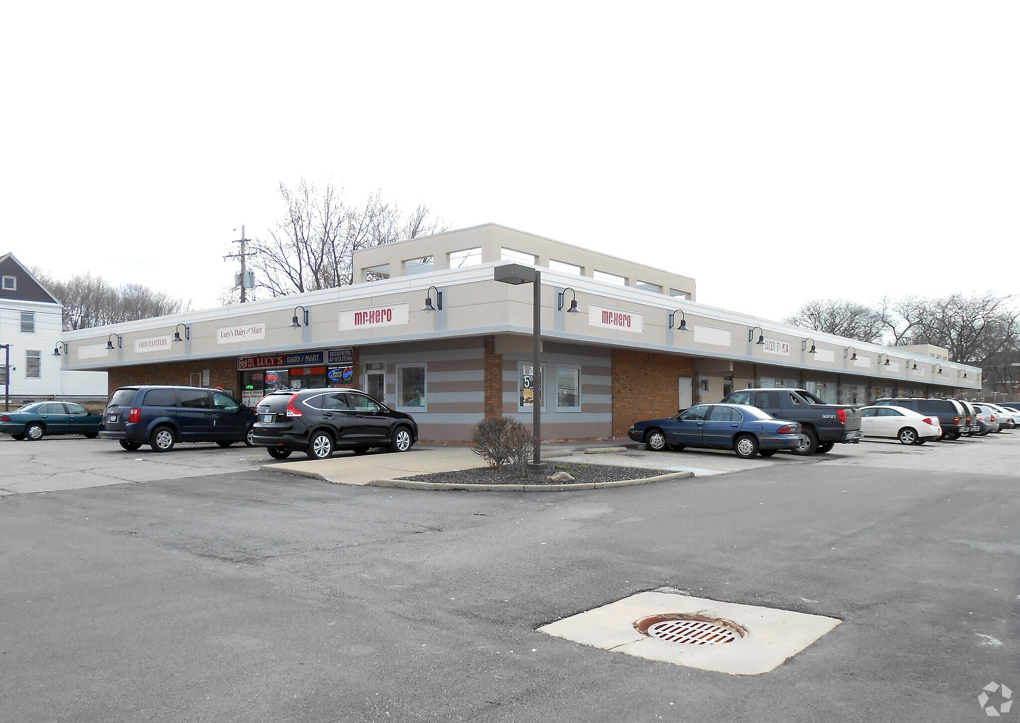11717-11729 Snow Rd, Parma, OH à louer Photo du bâtiment- Image 1 de 3