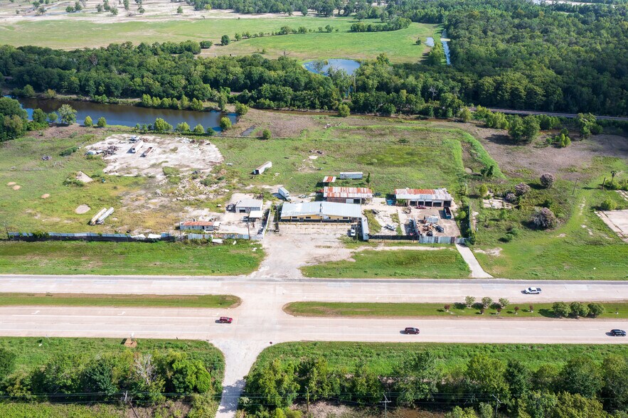 201 Highway 90, Liberty, TX à vendre - Photo du bâtiment - Image 2 de 12