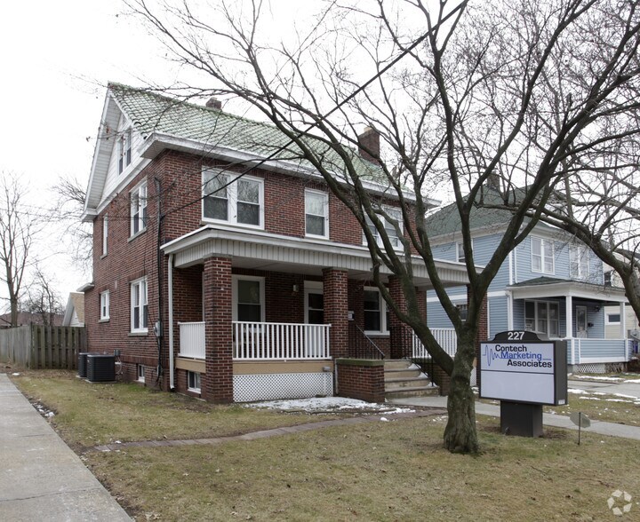 227 Main St, Woodbridge, NJ à louer - Photo du bâtiment - Image 2 de 15