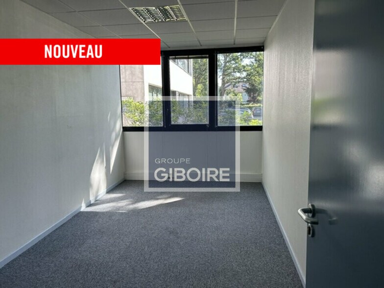 Office in Rennes for lease - Interior Photo - Image 3 of 11
