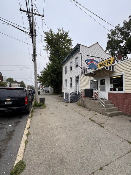 494 Washington Ave, Albany, NY à vendre - Photo du bâtiment - Image 2 de 5