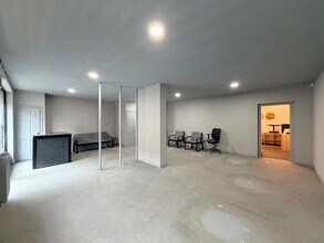 4 Macdowall St, Johnstone for lease Interior Photo- Image 2 of 7