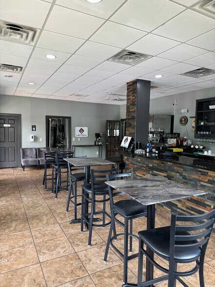 912 S Batesville Rd, Greer, SC à louer - Photo intérieure - Image 3 de 11