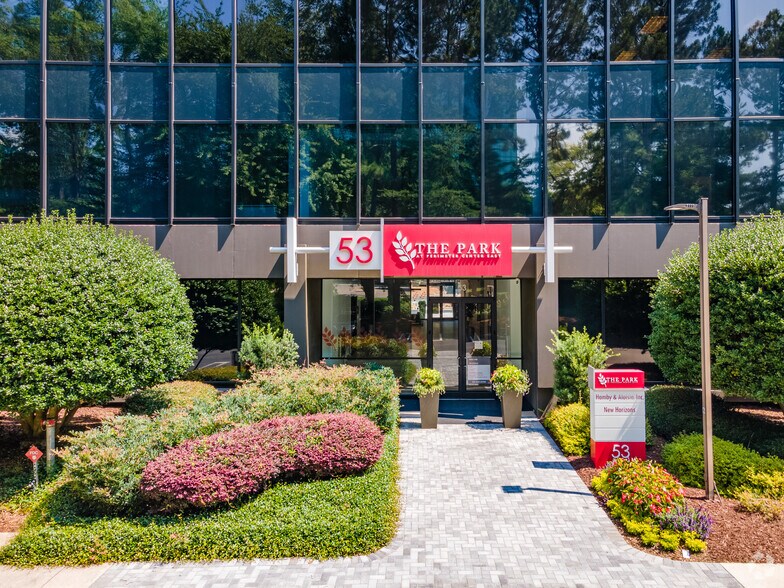 53 Perimeter Ctr E, Atlanta, GA à louer - Photo du bâtiment - Image 3 de 6