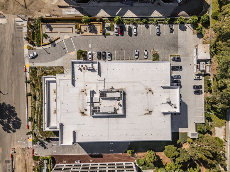 1250 Grundy Ln, San Bruno, CA à louer - Photo du bâtiment - Image 2 de 10