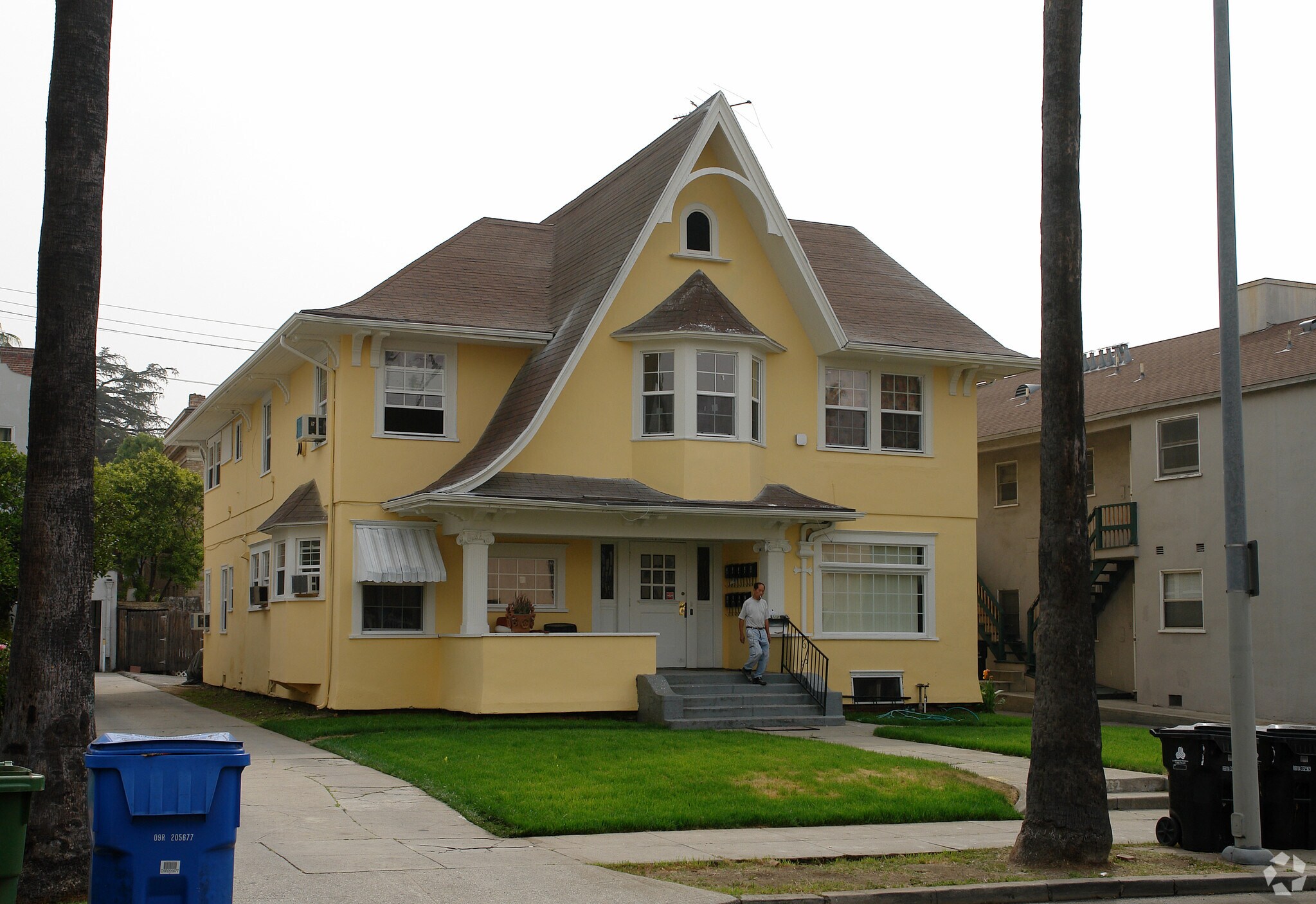 1732 N Wilton Pl, Los Angeles, CA à vendre Photo principale- Image 1 de 83