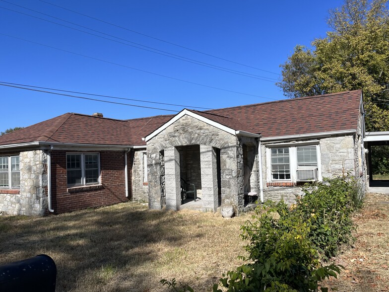 1608 W Main St, Franklin, TN à vendre - Photo du bâtiment - Image 1 de 1