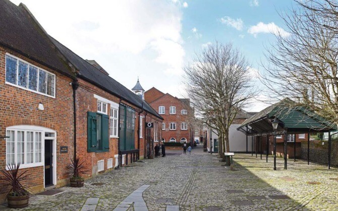 Draymans Ln, Marlow à louer - Photo du bâtiment - Image 2 de 17