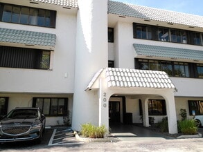 200 W Palmetto Park Rd, Boca Raton, FL for lease Building Photo- Image 2 of 20