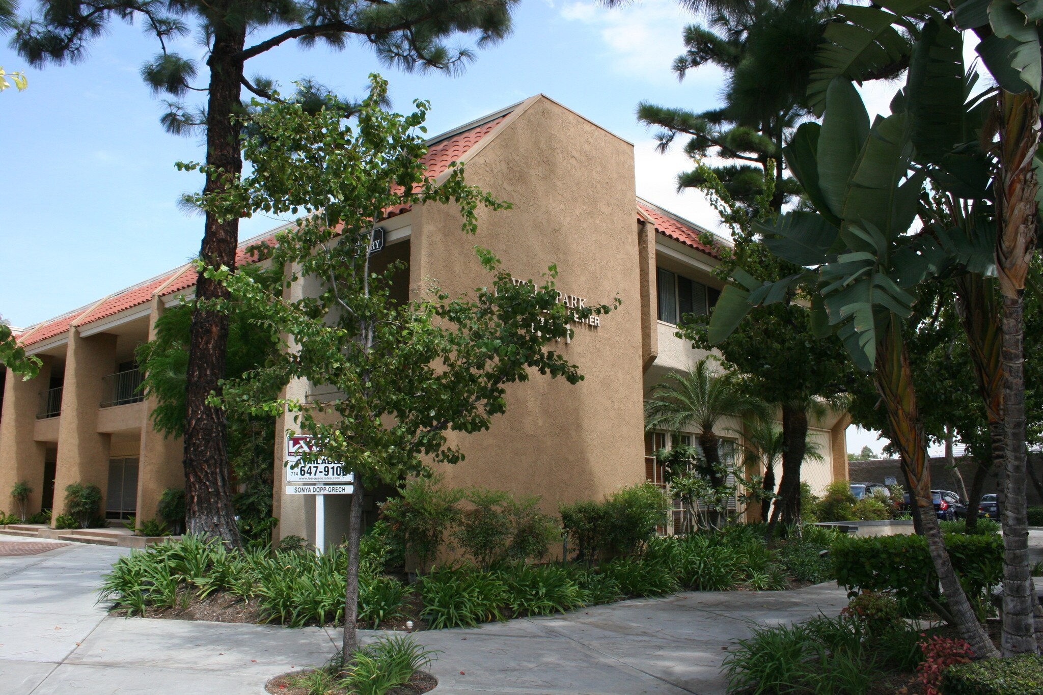 17871 Santiago Blvd, Orange, CA à louer Photo principale- Image 1 de 23