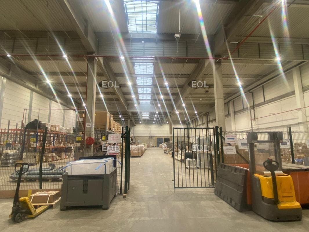 Industrial in Lognes for lease Building Photo- Image 1 of 15