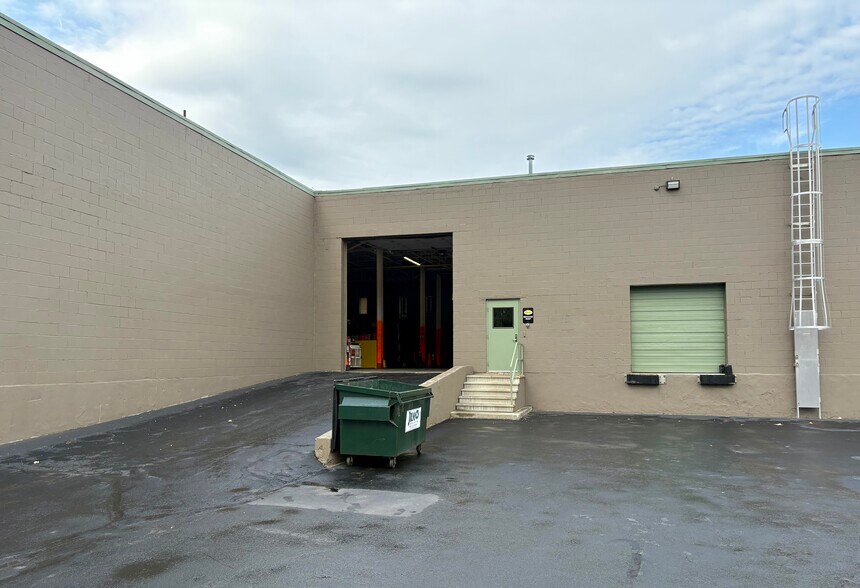 185 New Boston St, Woburn, MA à louer - Photo du bâtiment - Image 2 de 5