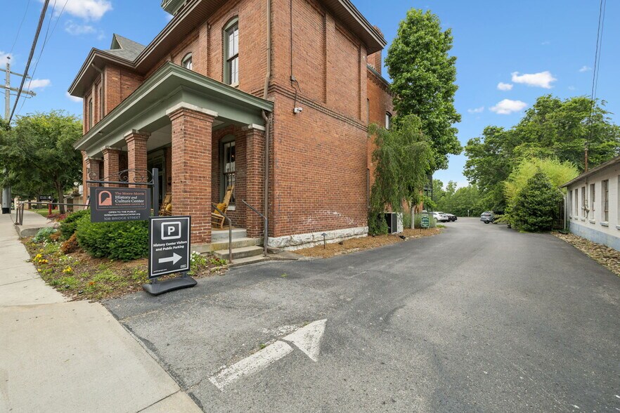 108 Bridge St, Franklin, TN à vendre - Photo du bâtiment - Image 3 de 59