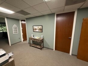 5102 W Village Green Dr, Midlothian, VA à louer Photo intérieure- Image 2 de 4