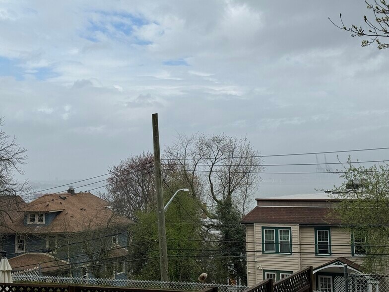 135 Saint Marks Pl, Staten Island, NY à vendre - Photo du bâtiment - Image 2 de 5