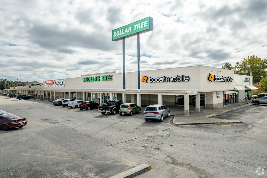 2118 S Zarzamora St, San Antonio, TX for lease - Building Photo - Image 1 of 4