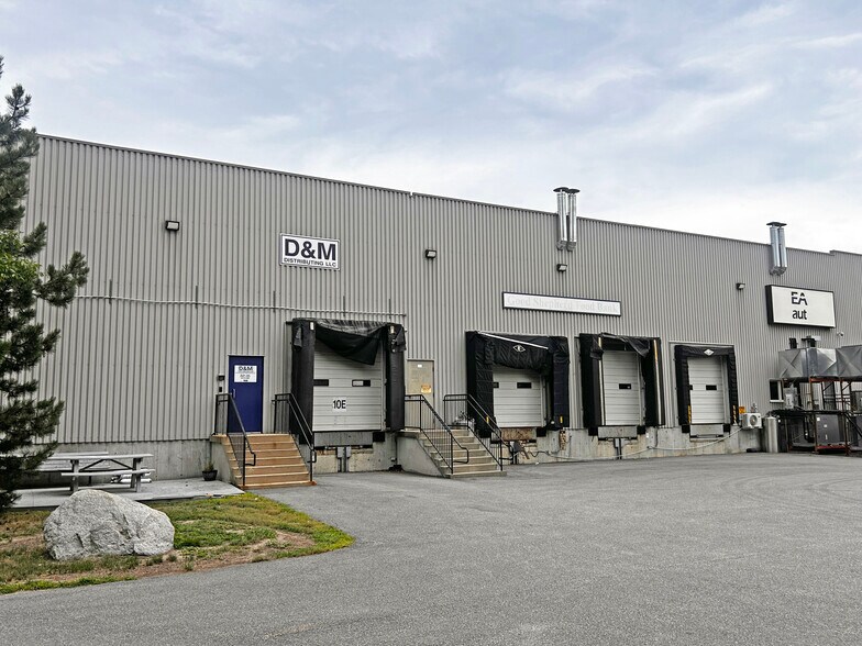 10 Arctic Cir, Biddeford, ME à louer - Photo du bâtiment - Image 2 de 3