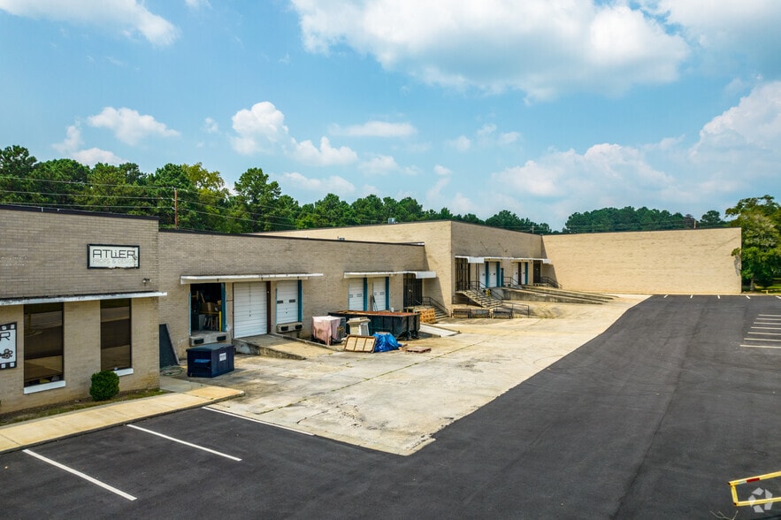 5465-5475 Tulane Dr SW, Atlanta, GA for lease - Building Photo - Image 1 of 6