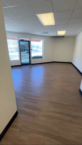 3625 W Pacific Ave, Burbank, CA for lease - Building Photo - Image 3 of 13