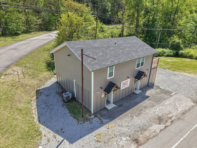More details for 717 Jenkins Rd, Whitesburg, KY - Retail for Sale
