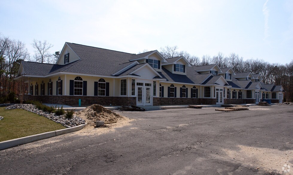 236 E Jimmie Leeds Rd, Galloway, NJ à vendre - Photo du bâtiment - Image 2 de 6