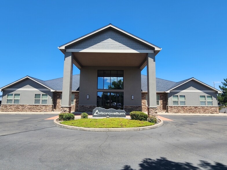 444 S Haskell St, Central Point, OR for lease - Building Photo - Image 2 of 21