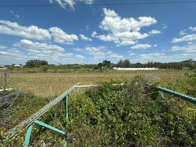 8020 S 78th St, Riverview, FL à vendre - Photo du bâtiment - Image 3 de 11