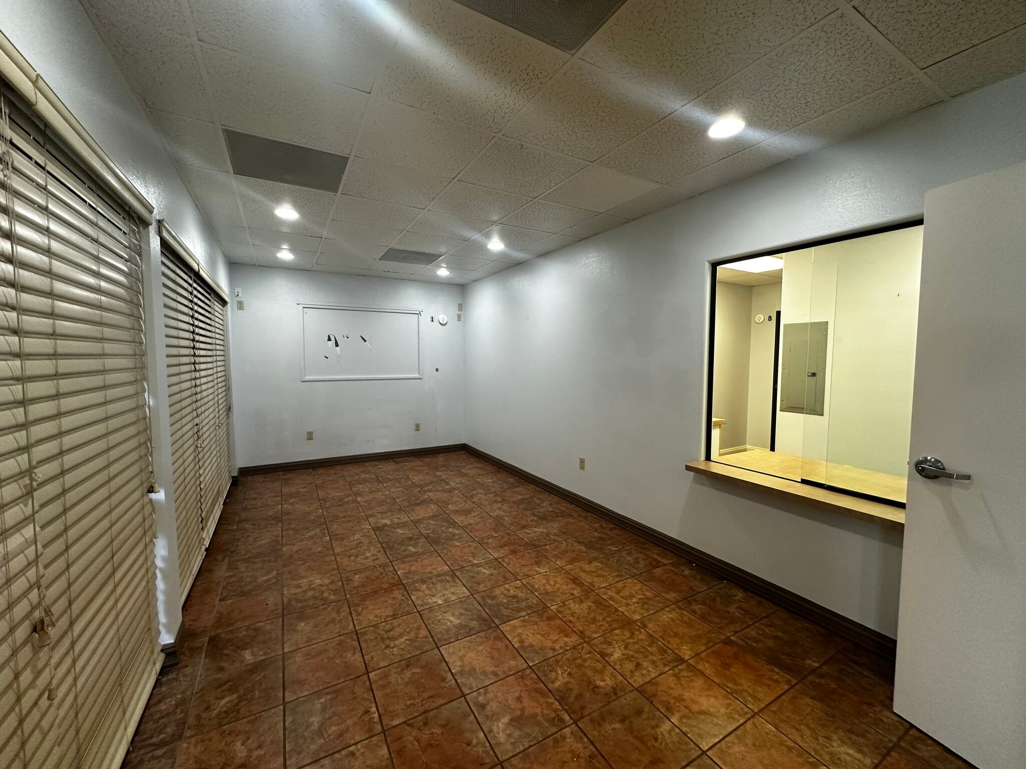 350 Vinton Ave, Pomona, CA à louer Photo intérieure- Image 1 de 14