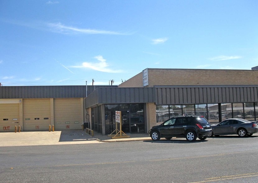 1915 Texas Ave, Lubbock, TX for sale - Primary Photo - Image 1 of 7
