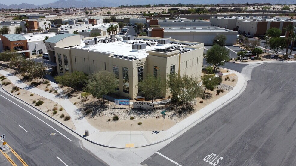73605 Dinah Shore Drive, Palm Desert, CA à louer - Photo du bâtiment - Image 3 de 17