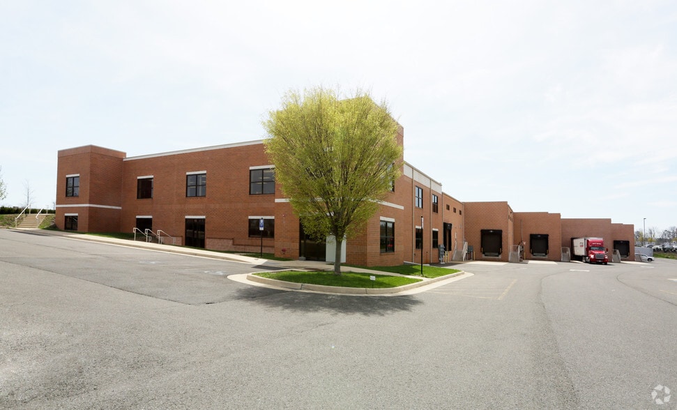 240-252 Airport Rd, Winchester, VA for lease - Building Photo - Image 3 of 27