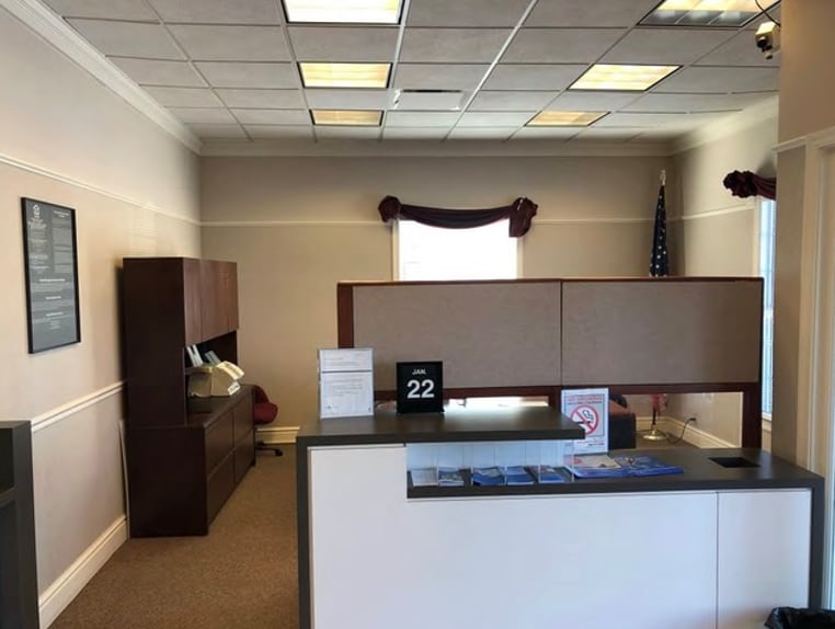 123 W Grant Hwy, Marengo, IL for sale - Interior Photo - Image 3 of 5