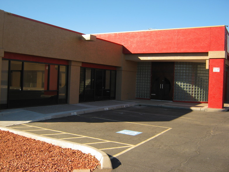 4045 E McDowell Rd, Phoenix, AZ for lease - Primary Photo - Image 1 of 7