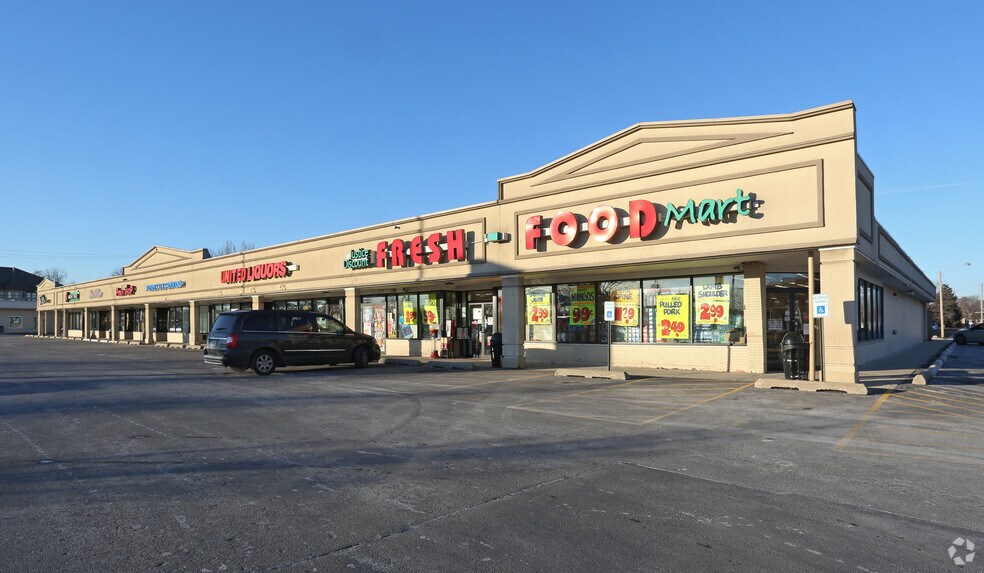 8300-8400 S Roberts Rd, Justice, IL à louer - Photo du bâtiment - Image 2 de 2