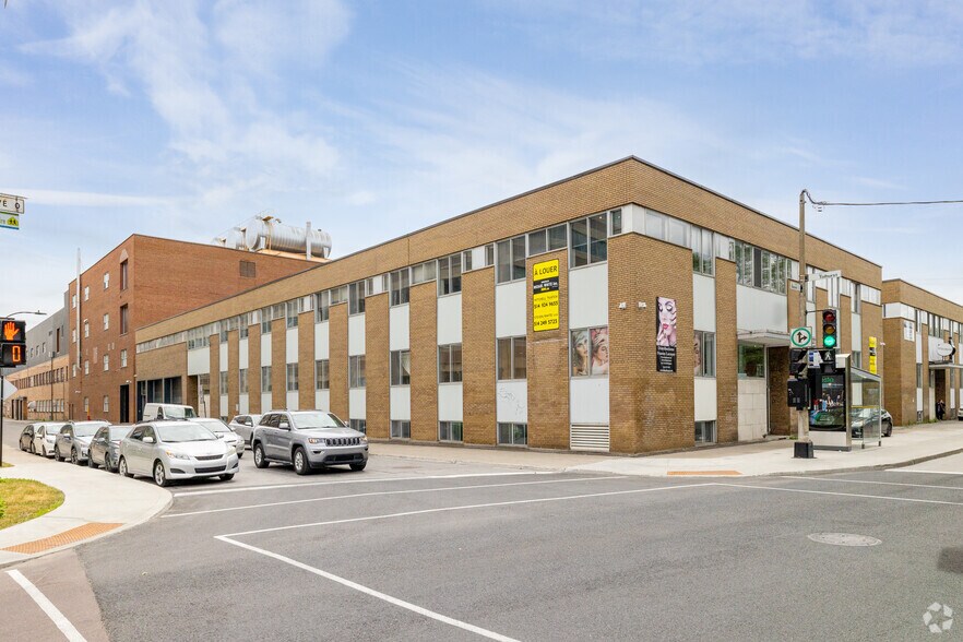 280 Rue Sauvé O, Montréal, QC à louer - Photo principale - Image 1 de 7