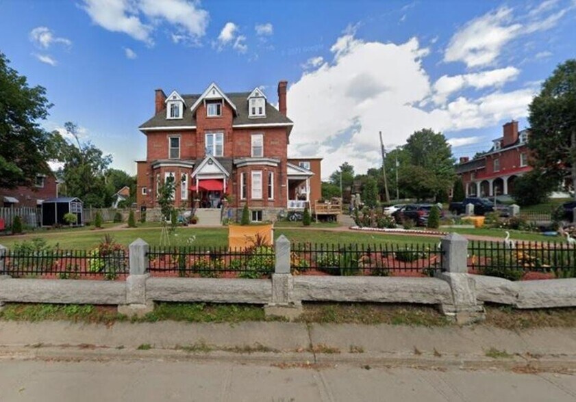 313 MacKay St, Pembroke, ON à vendre - Photo principale - Image 1 de 1