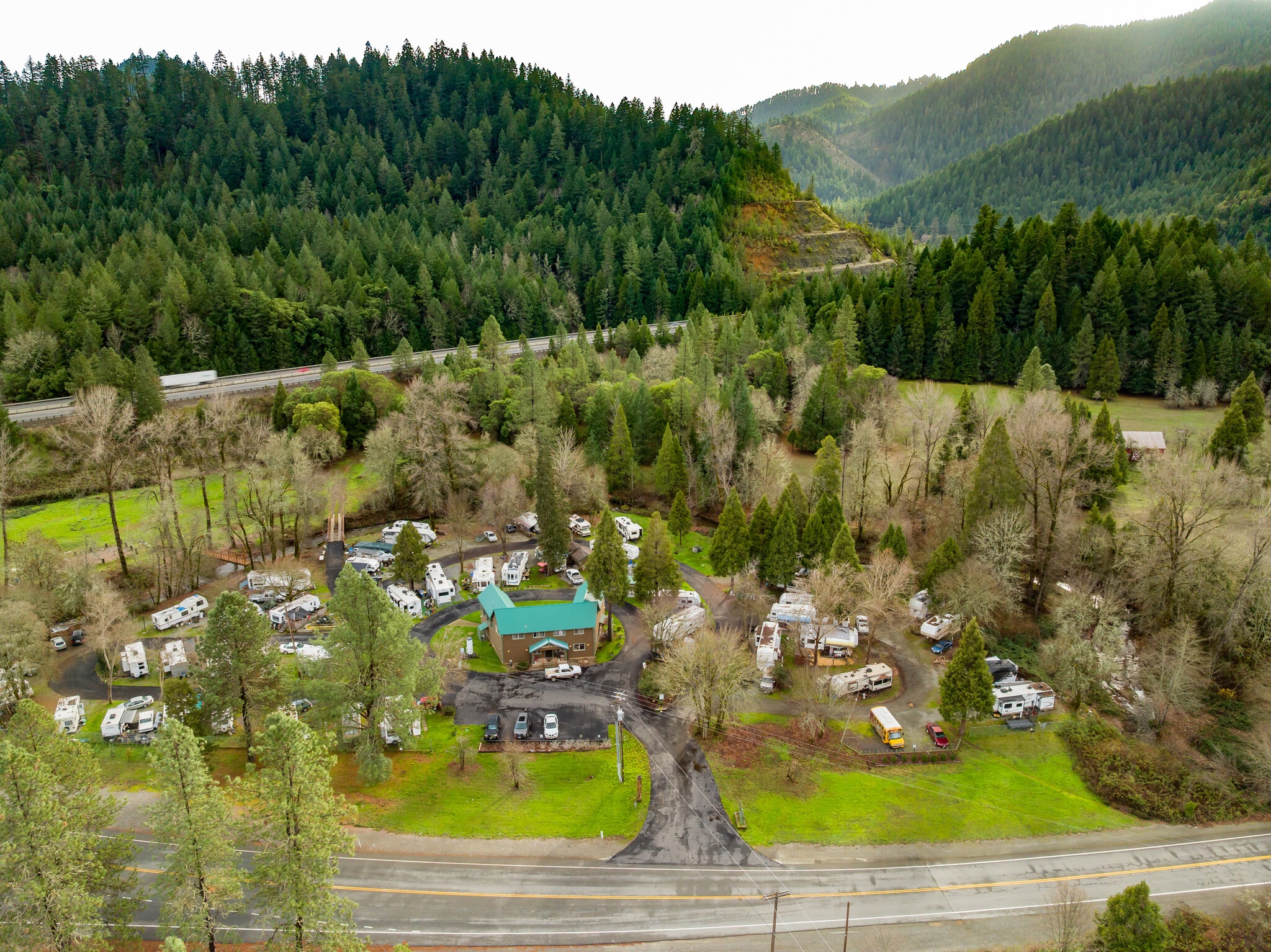 999 Old Highway 99, Wolf Creek, OR à vendre Photo principale- Image 1 de 34