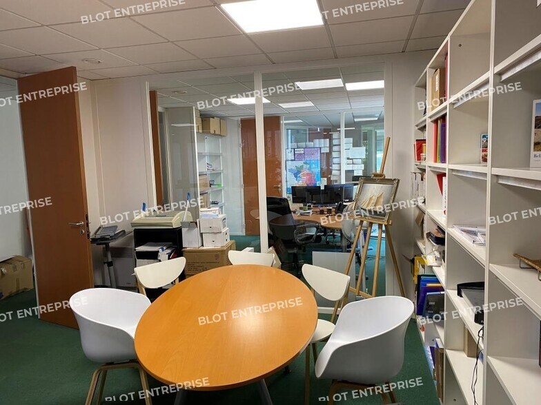 Bureau dans Nantes à vendre - Photo du bâtiment - Image 2 de 10